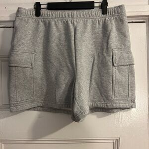 Aritzia Gray Cargo Shorts Relaxed Fit